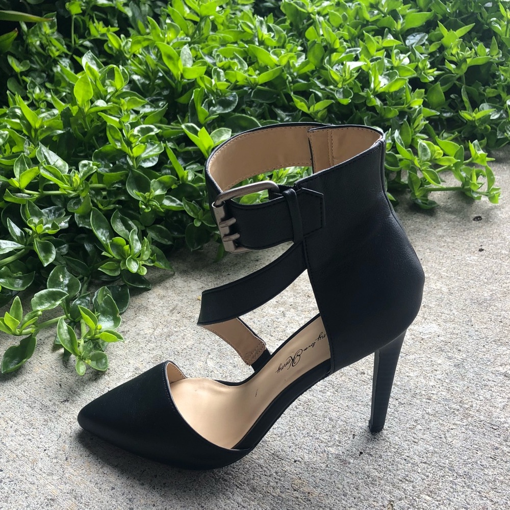 Beautiful heels! - Picture 3 of 6